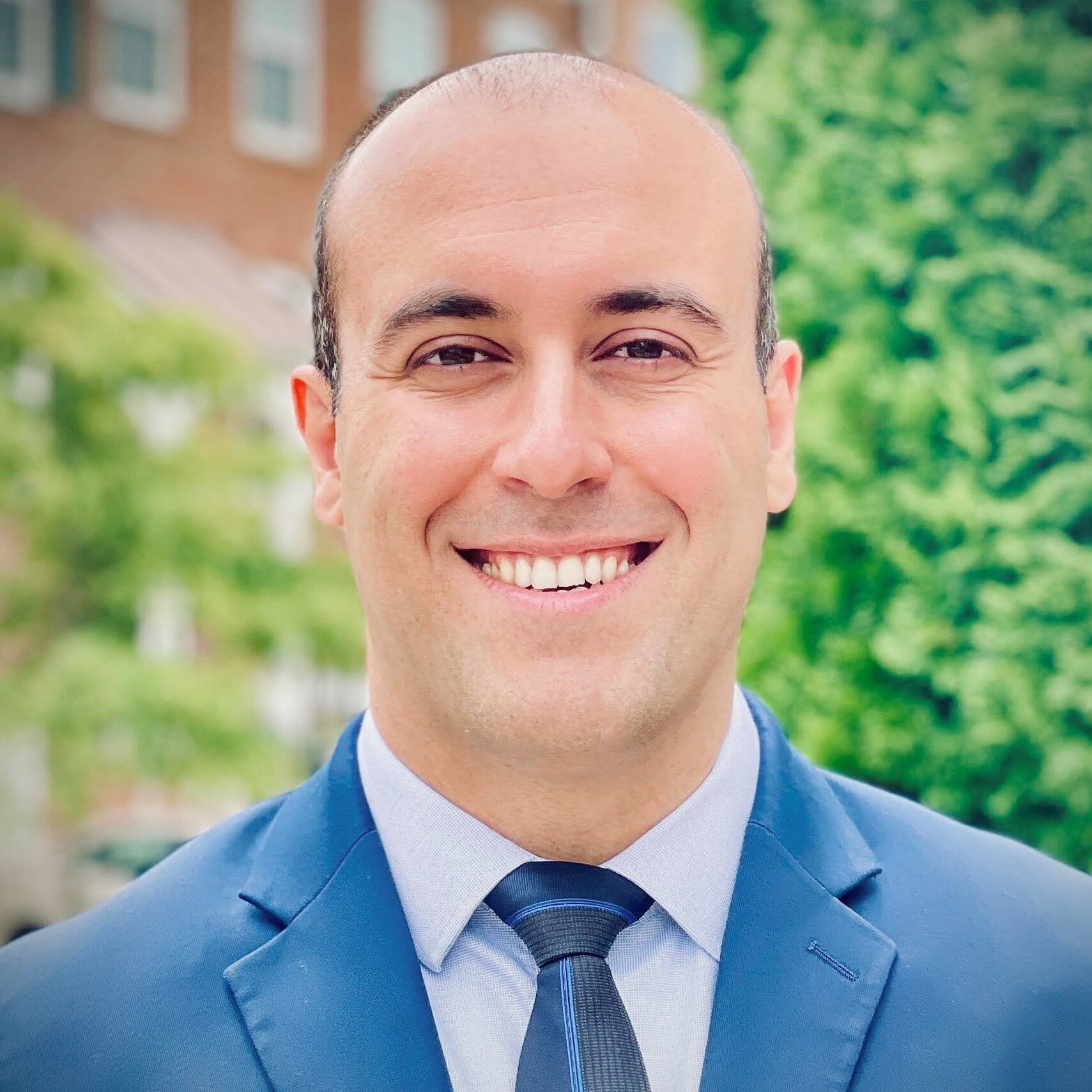 Hrach's Headshot 2021